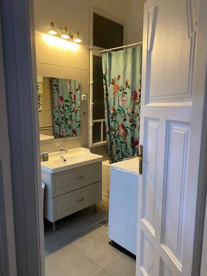 Allomas Apartman Boedapest Buitenkant foto