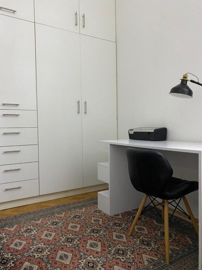 Allomas Apartman Boedapest Buitenkant foto