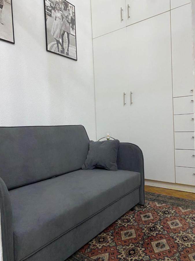 Allomas Apartman Boedapest Buitenkant foto