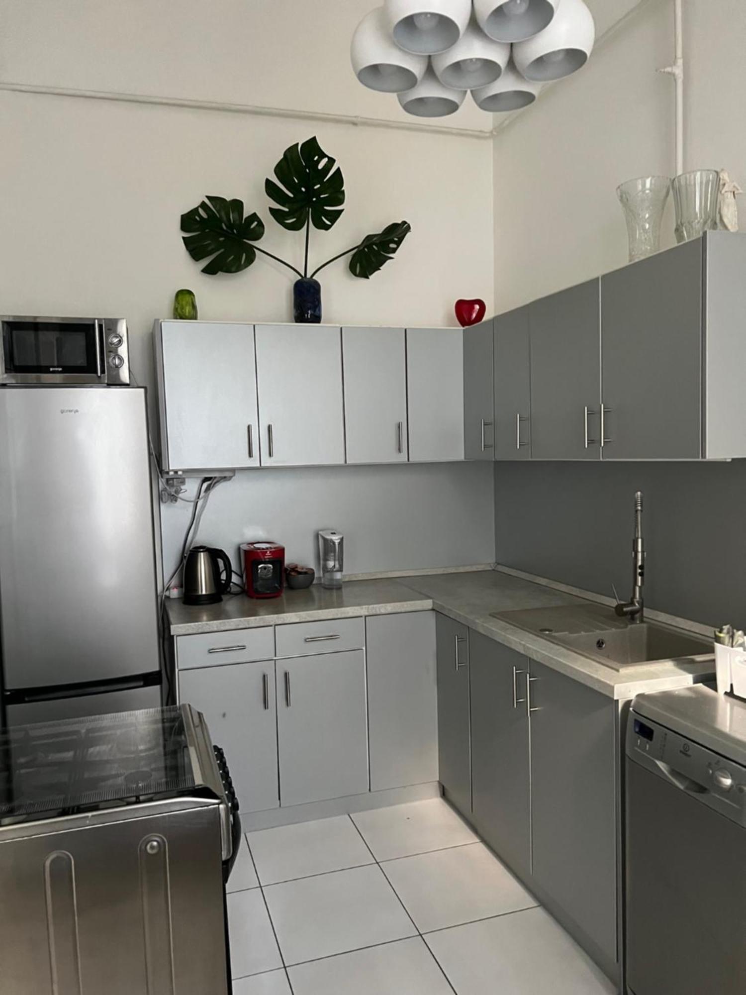 Allomas Apartman Boedapest Buitenkant foto