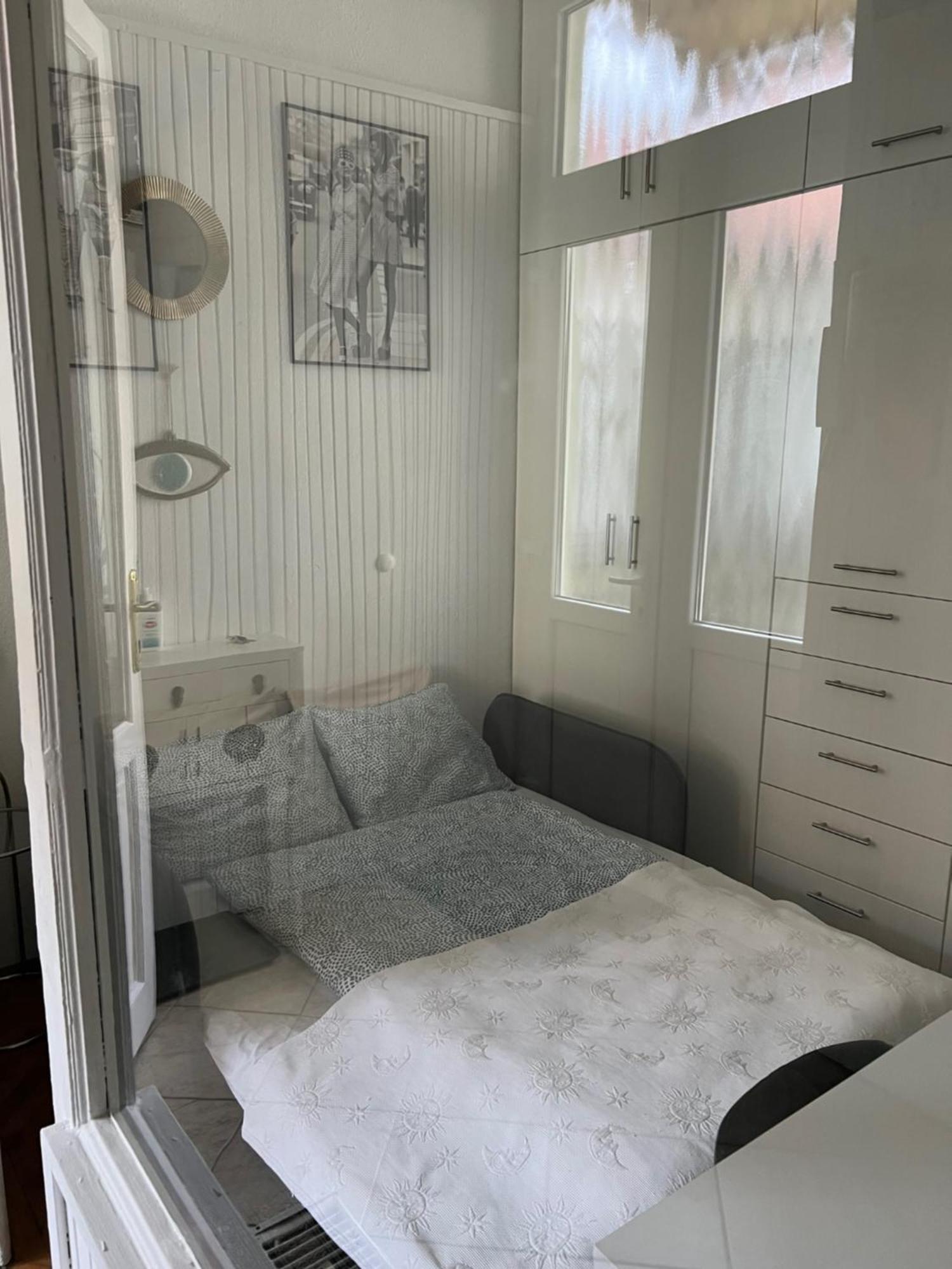 Allomas Apartman Boedapest Buitenkant foto